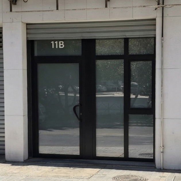 Discrete entrance of the sexclub in VALENCIA, Felina VALENCIA